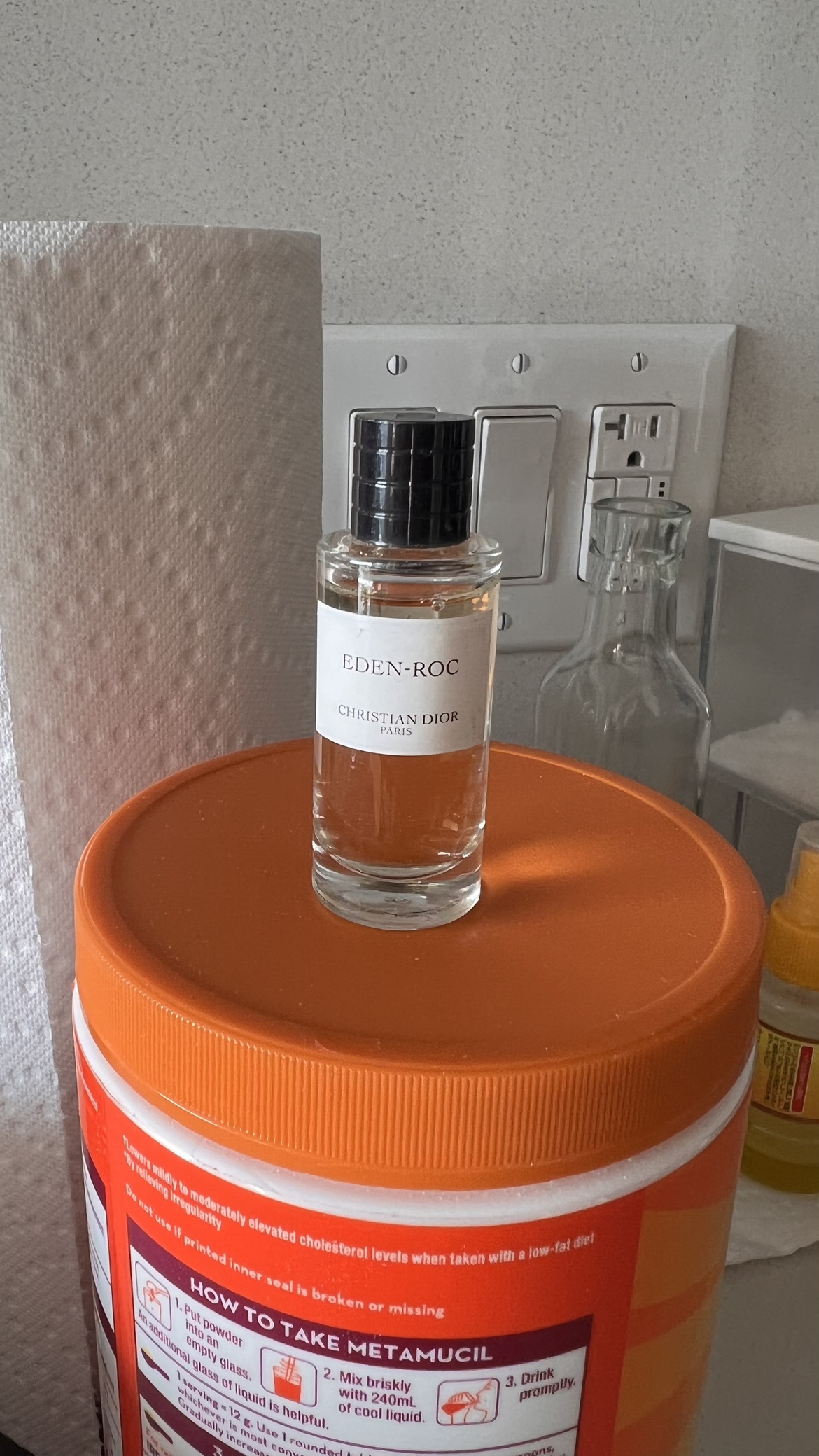 Dior perfume image indicator(2)