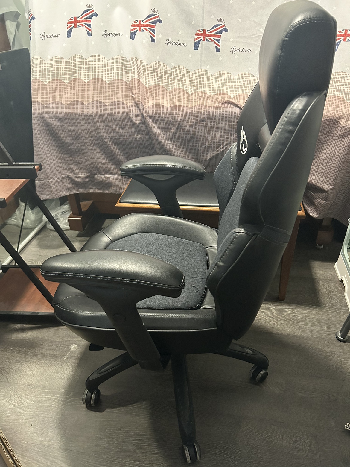 DPS 3D Insight Gaming Chair Adjustable Headrest - photo 3