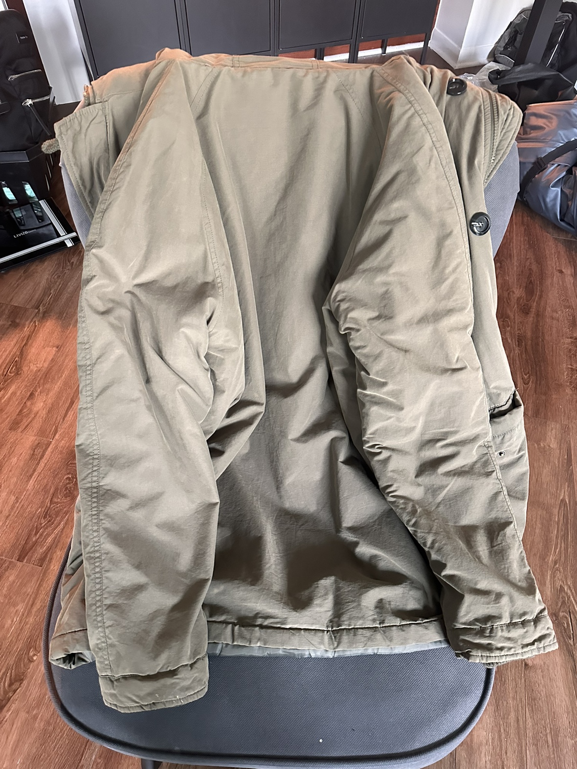 Set of Men’s Fall/Winter Clothes M-L image indicator(4)