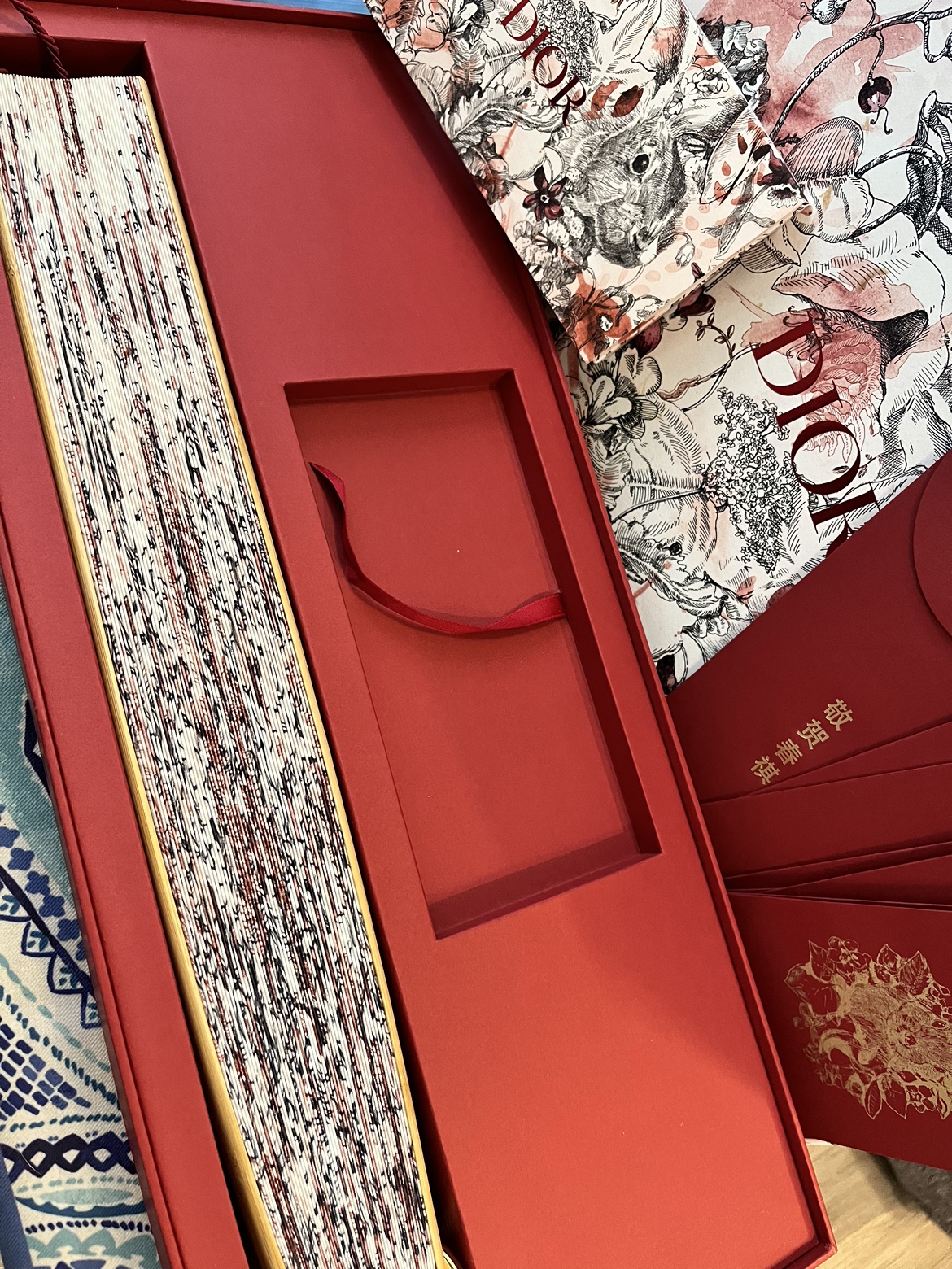 CHRISTIAN DIOR 2023 LIMITED EDITION LUNAR NEW YEAR SET image indicator(2)