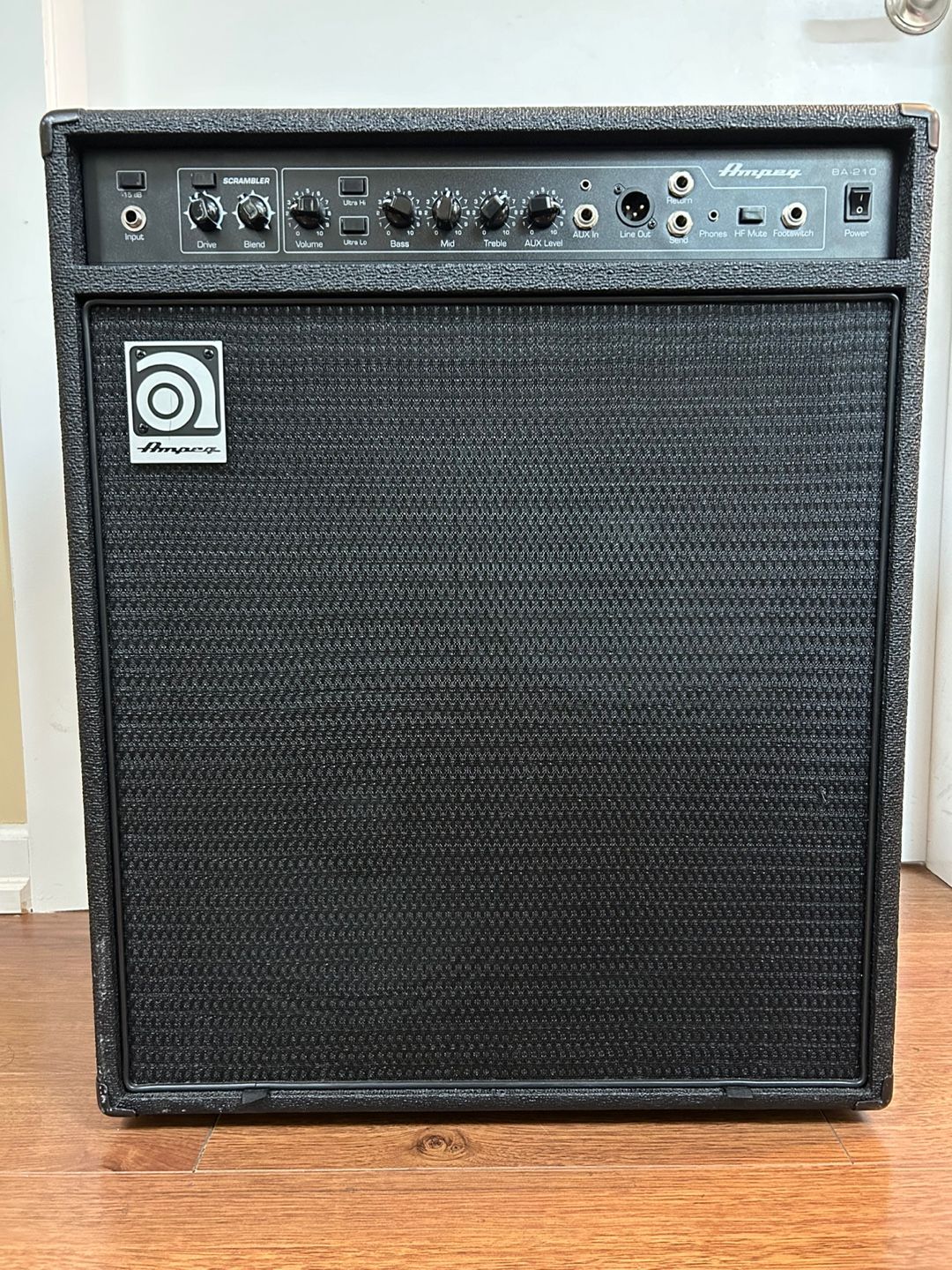 Ampeg BA-210 Bass amp thumbnail