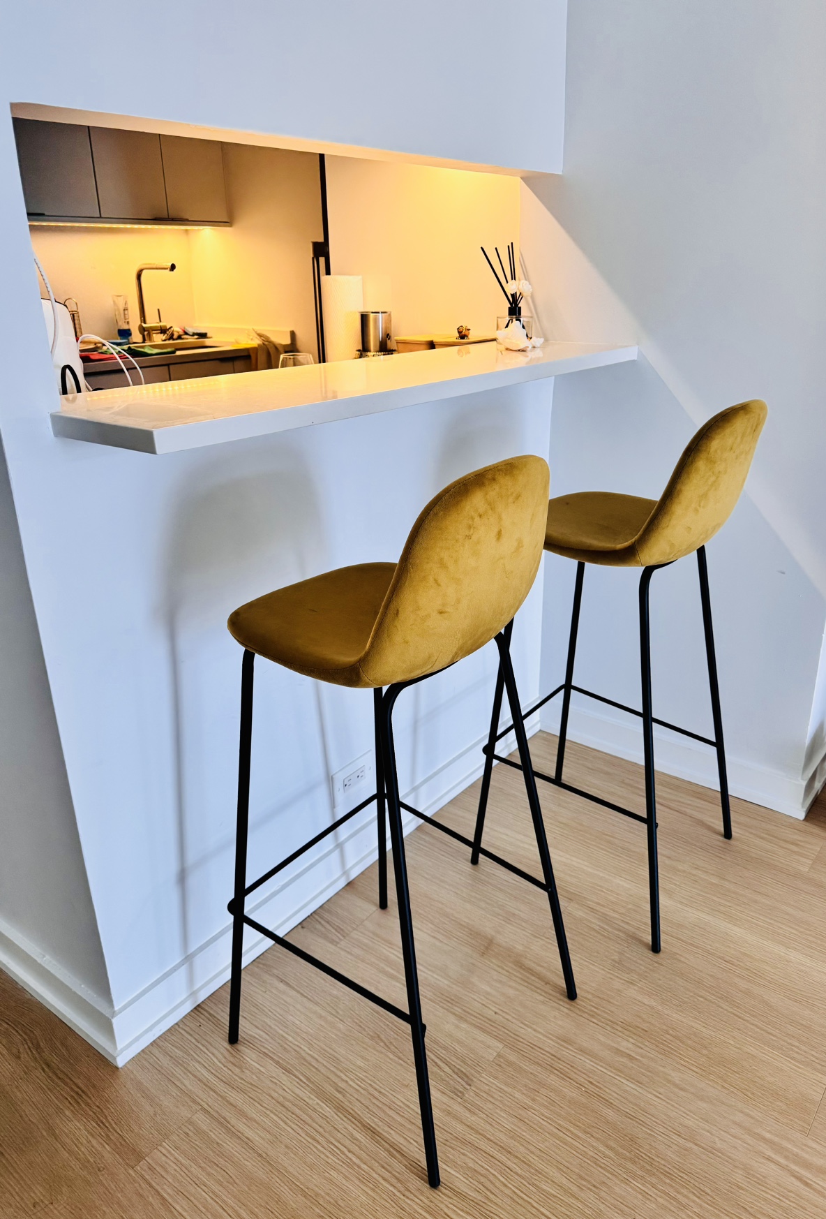 Set of 2 Mustard Yellow Velvet Bar Stools - photo 4