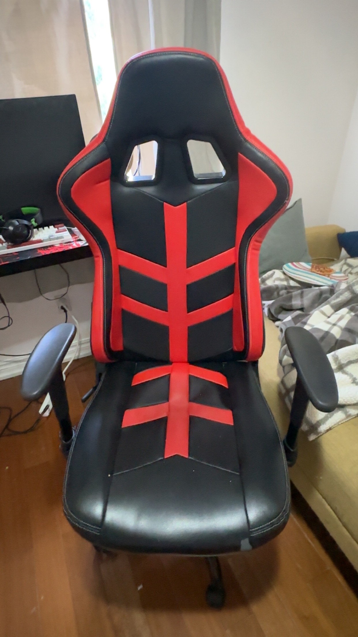 Red gaming chair - photo 2
