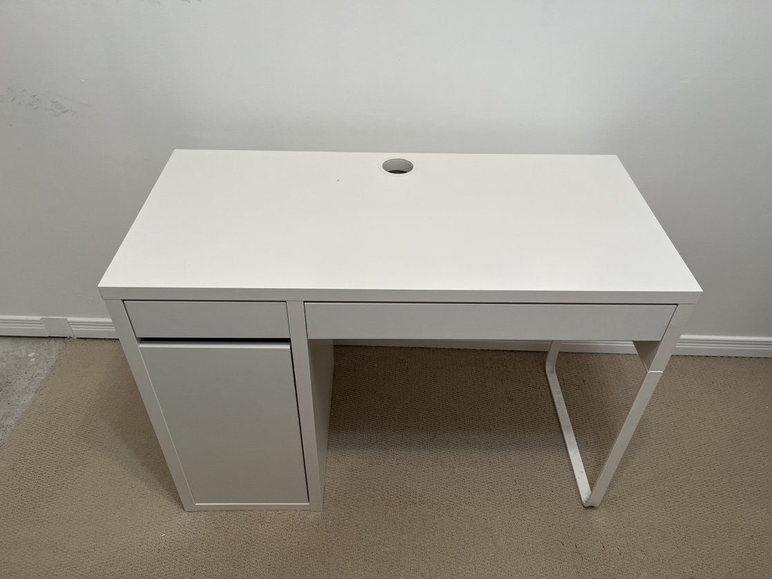 IKEA MICKE Desk