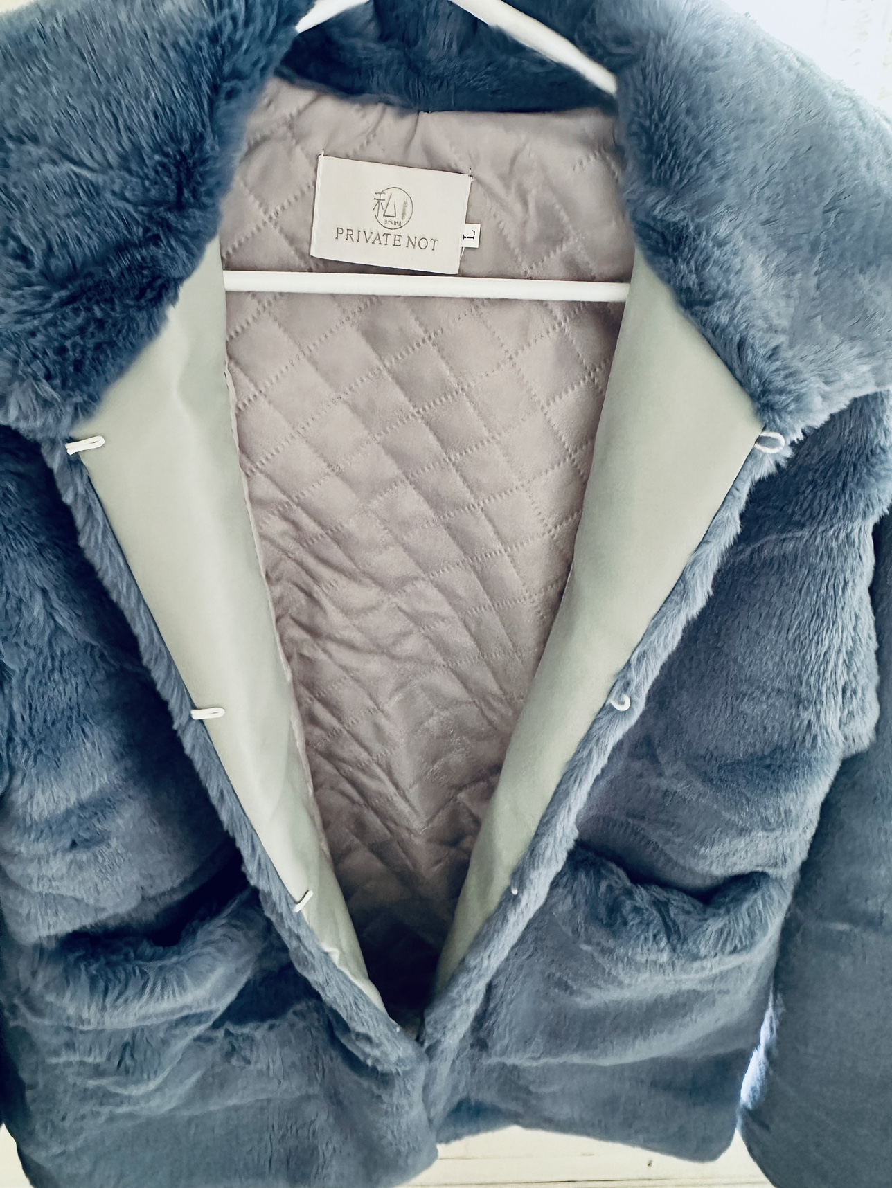 Fuzzy woman's Outcoat image indicator(3)