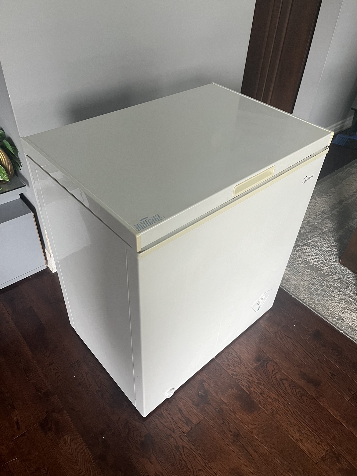 Used Midea Chest Freezer - Excellent Condition