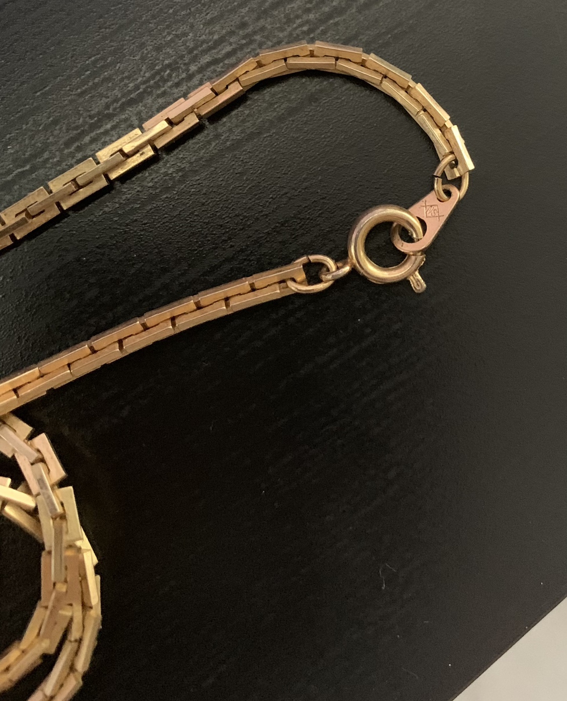 Long gold chain necklace image indicator(5)