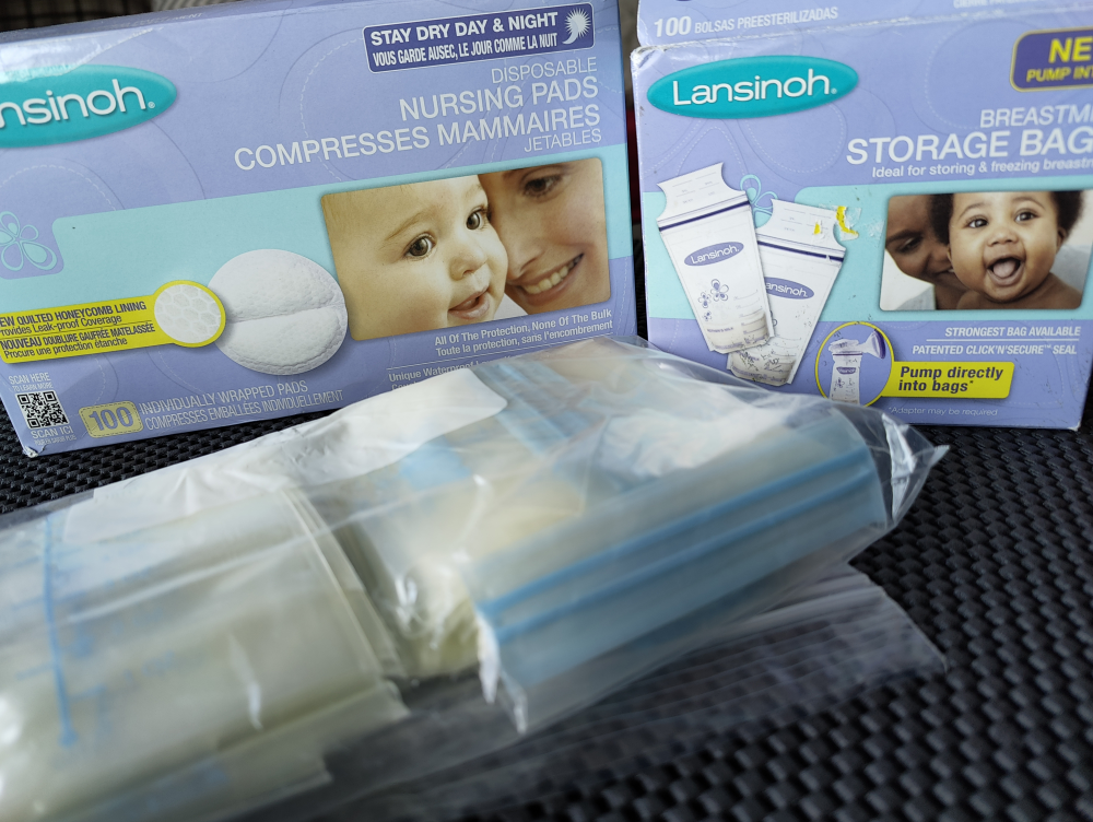 Lansinoh Breastmilk Storage Bags (100 count) thumbnail