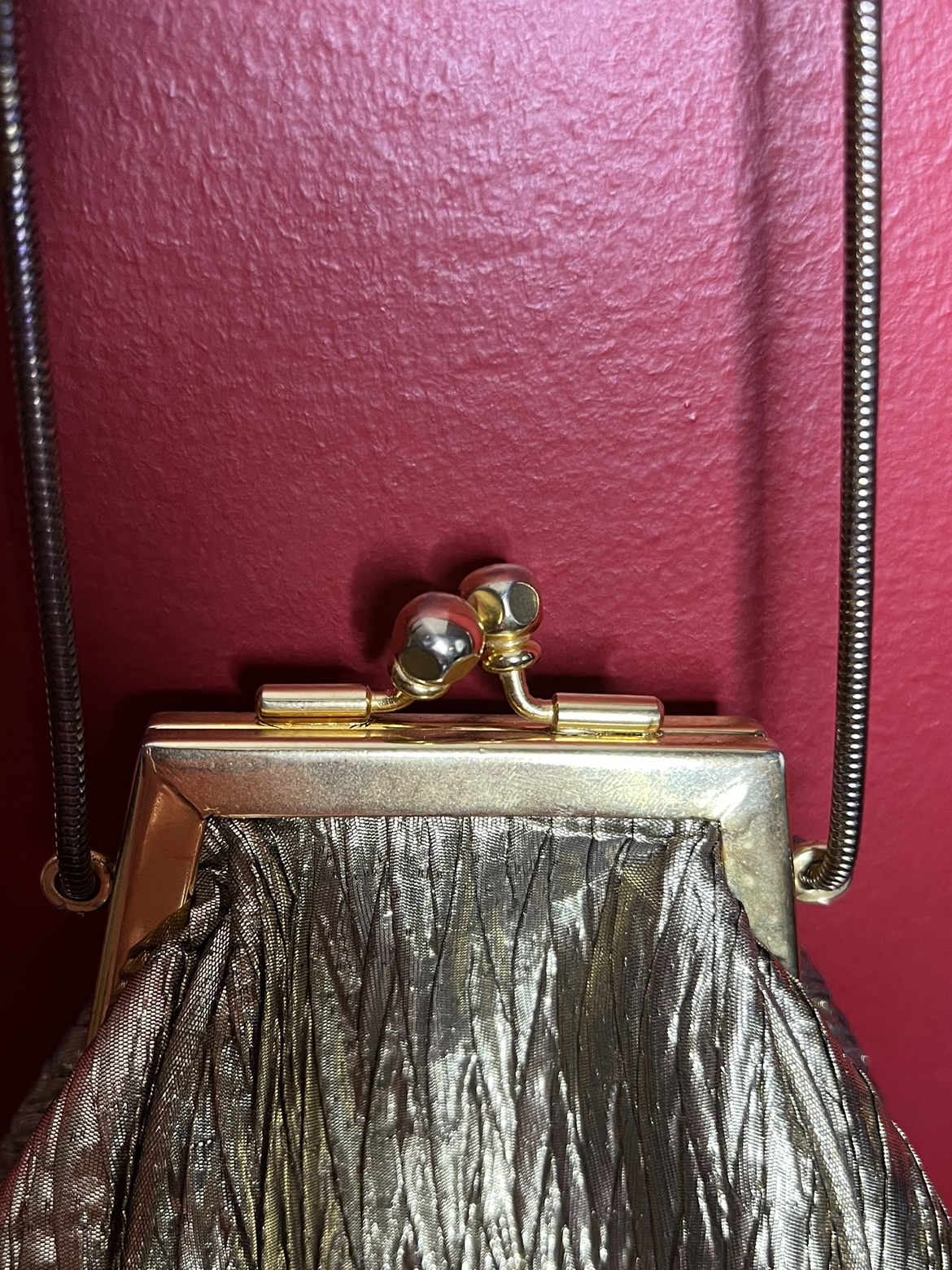 Vintage Gold clamshell Chain Purse - photo 3
