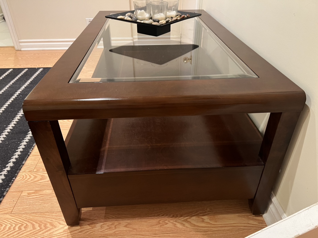 Coffee table on wheels with two drawers image indicator(4)