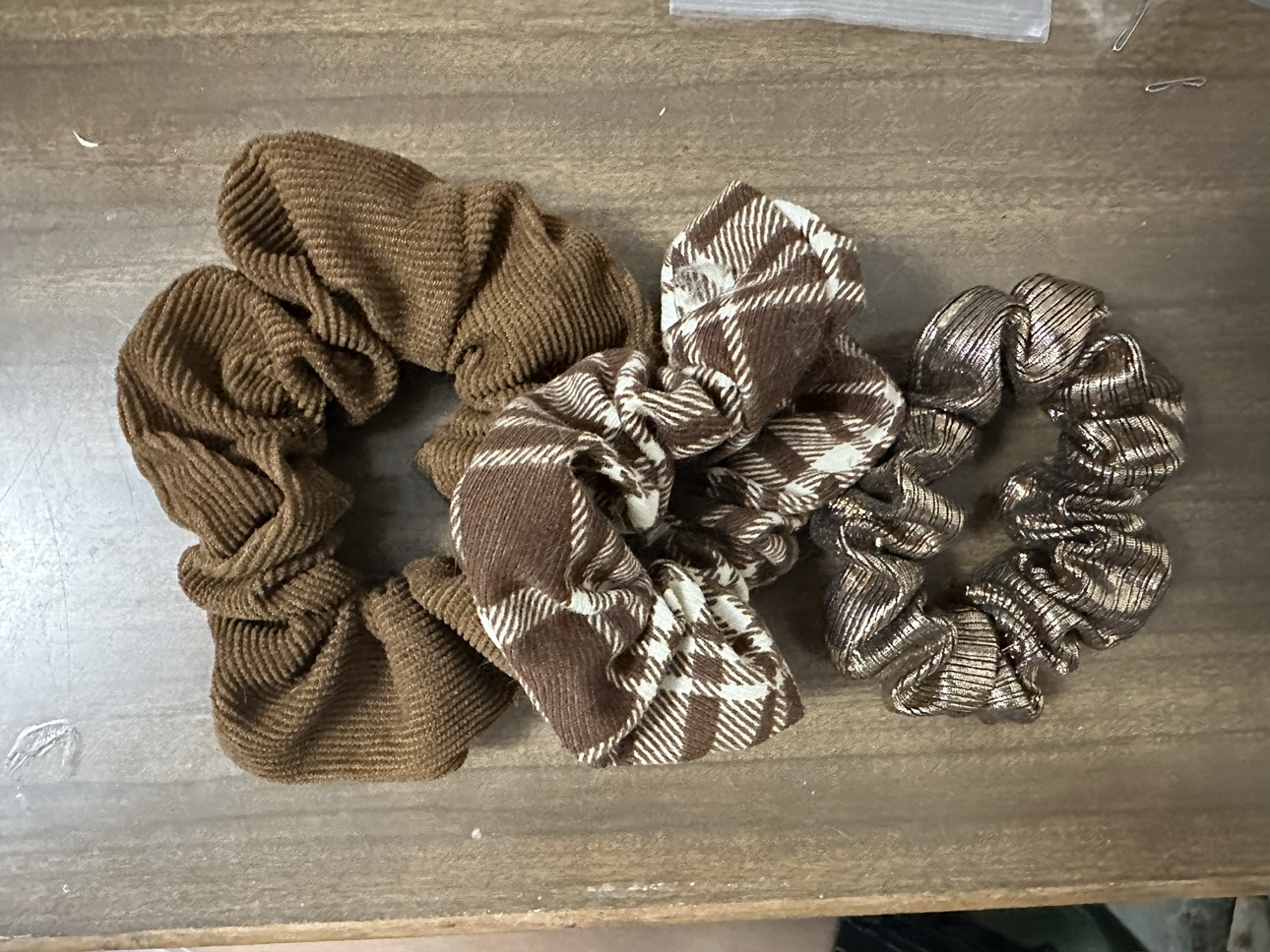 3 Scrunchies thumbnail
