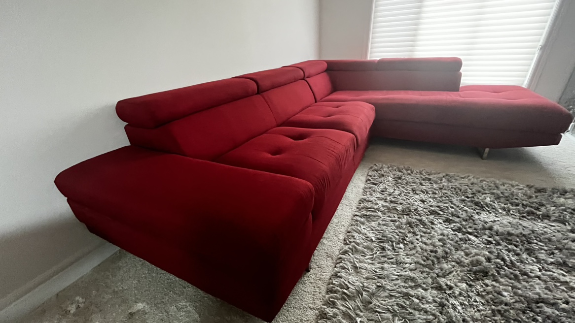 Red Modern fabric sectional in excellent condition image indicator(2)