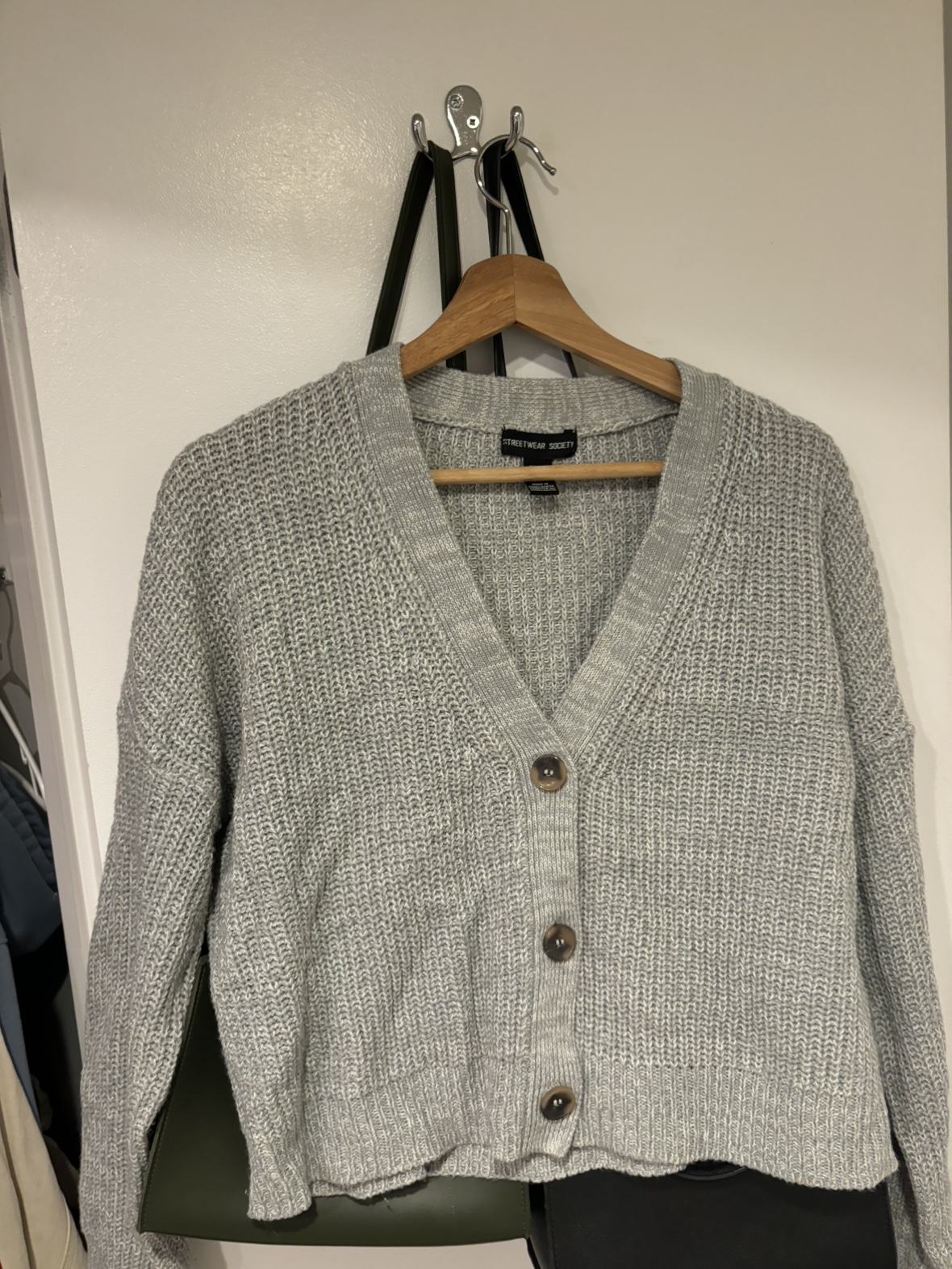 V-neck cropped Grey Knit Cardigan thumbnail