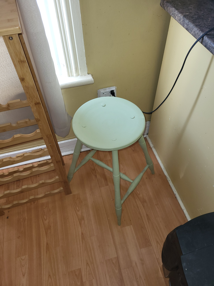 green stool