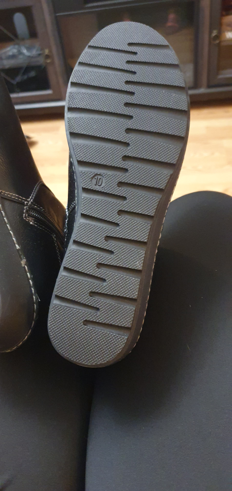 Black Shin-High Boots with Grey Trim - photo 4