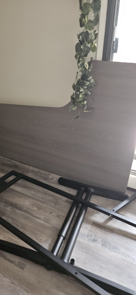 IKEA Bekant Table - photo 3
