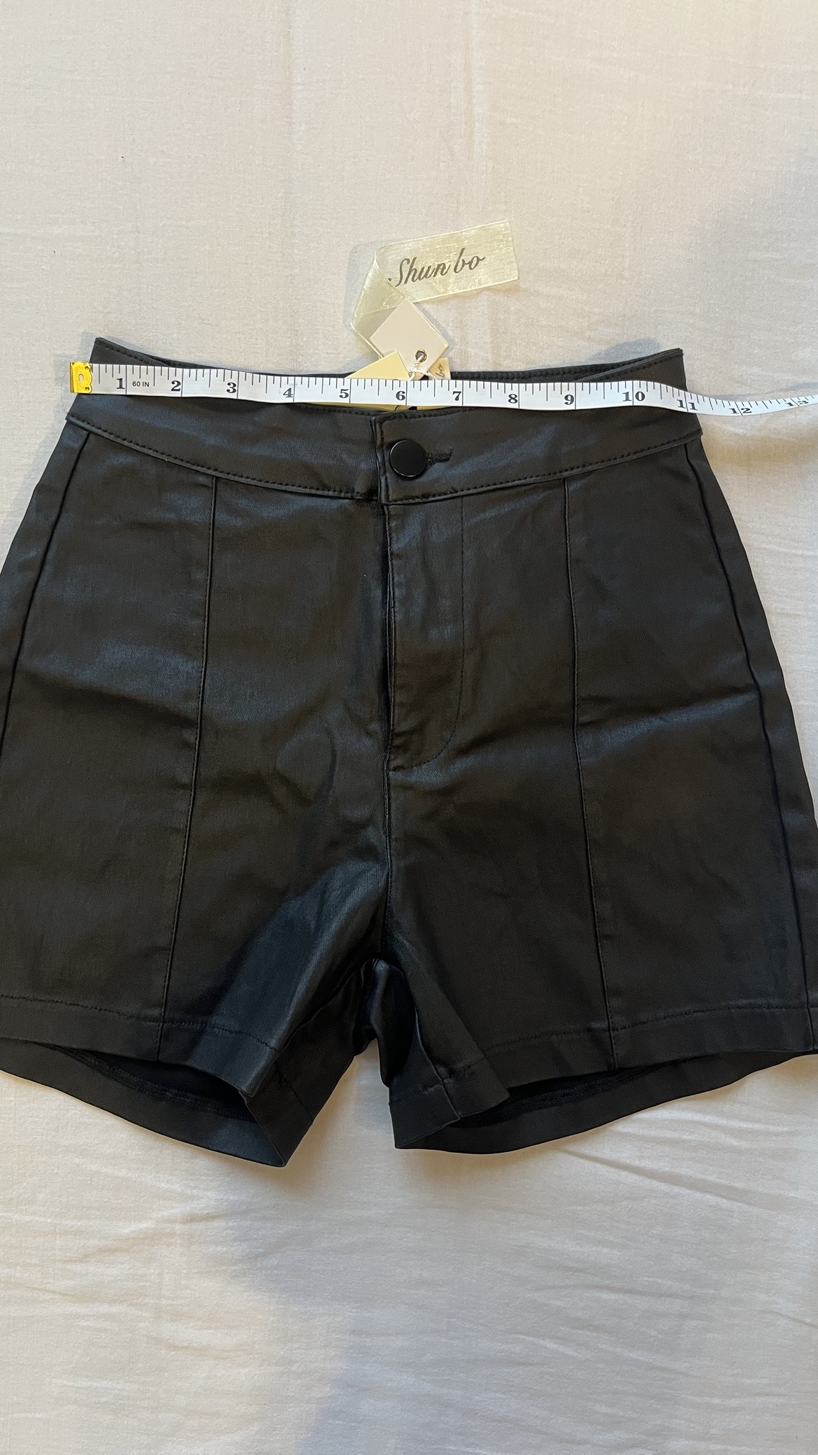 ‼️Declutter Sale‼️ Black Faux Leather Shorts XS - photo 3
