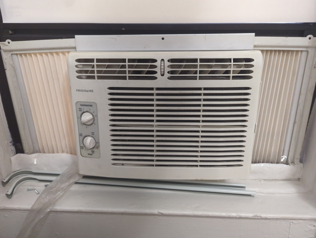 Frigidaire Window AC Unit thumbnail