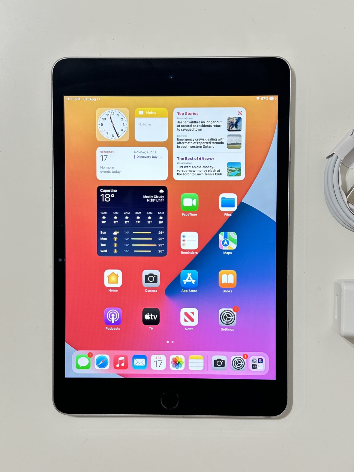 iPad mini 4th gen like brand new - photo 2