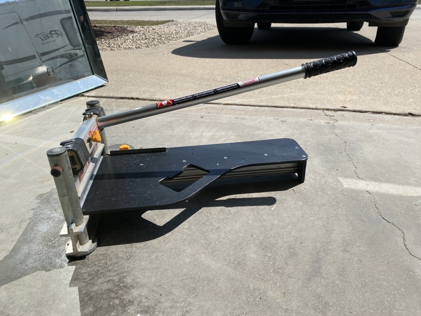 Flooring/siding cutter