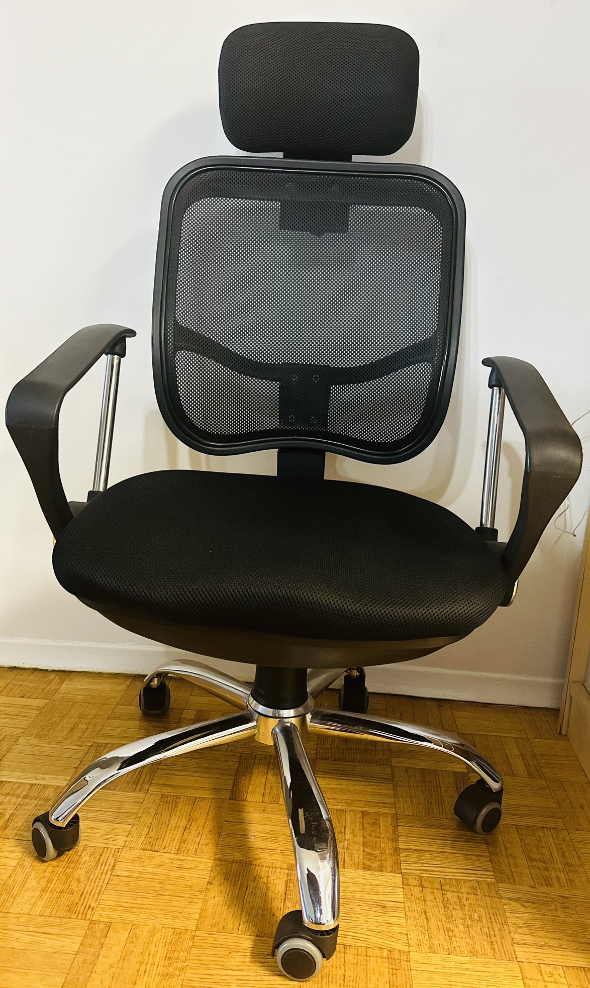 Office Chair with Headrest