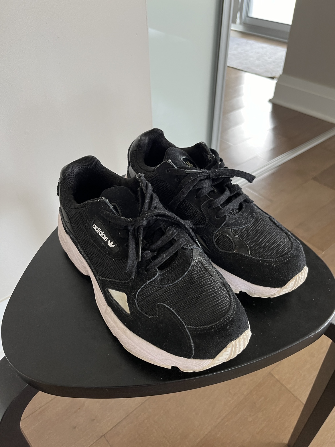 Addidas Shoes Size 6 thumbnail