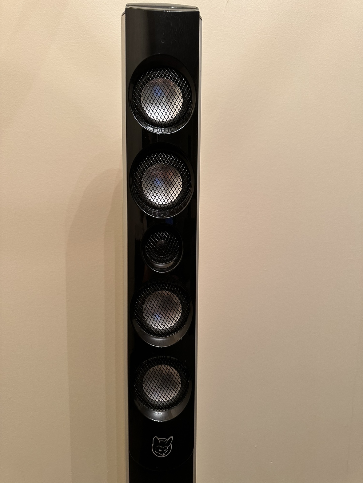 Fennec Tower Speaker-Like New image indicator(2)