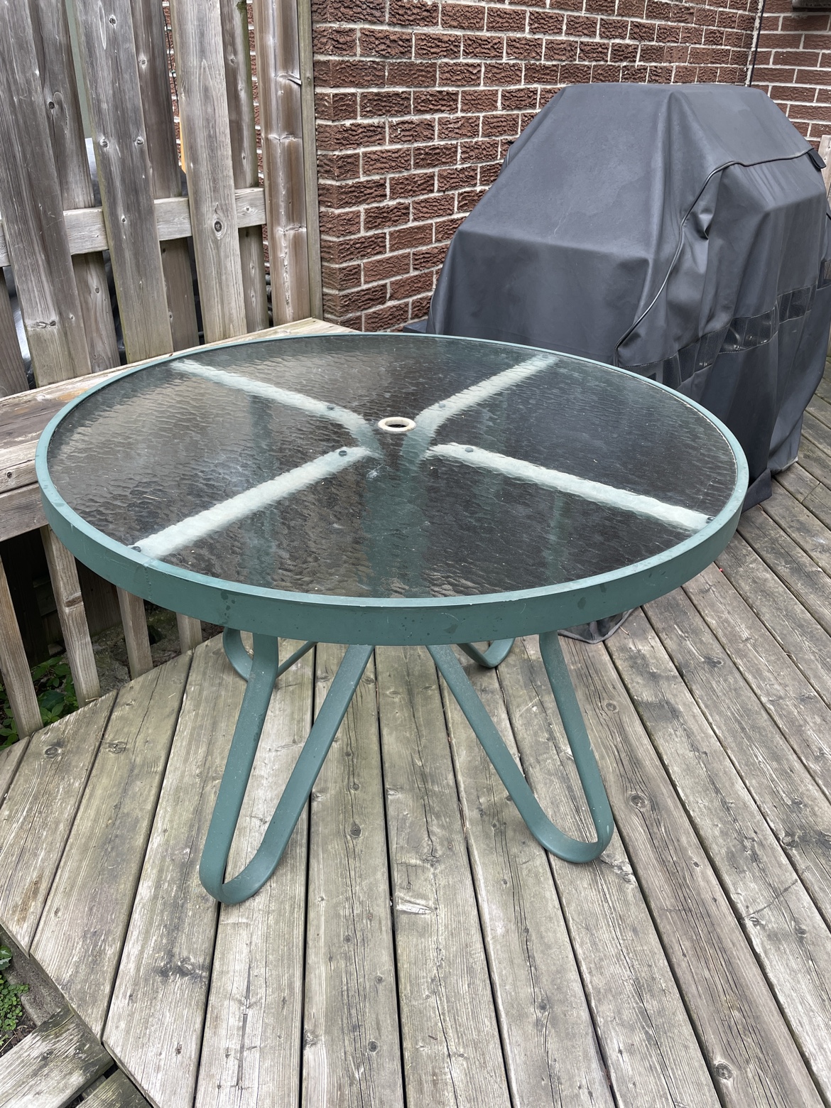 Round Patio Table