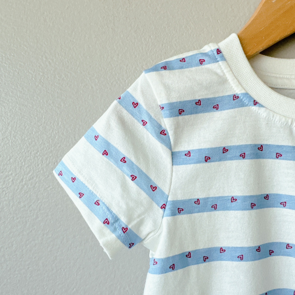 Striped and Heart Print Baby T-Shirt New with tags! image indicator(2)