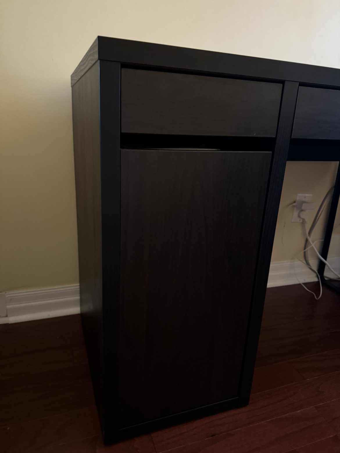 IKEA MICKE Desk - photo 2