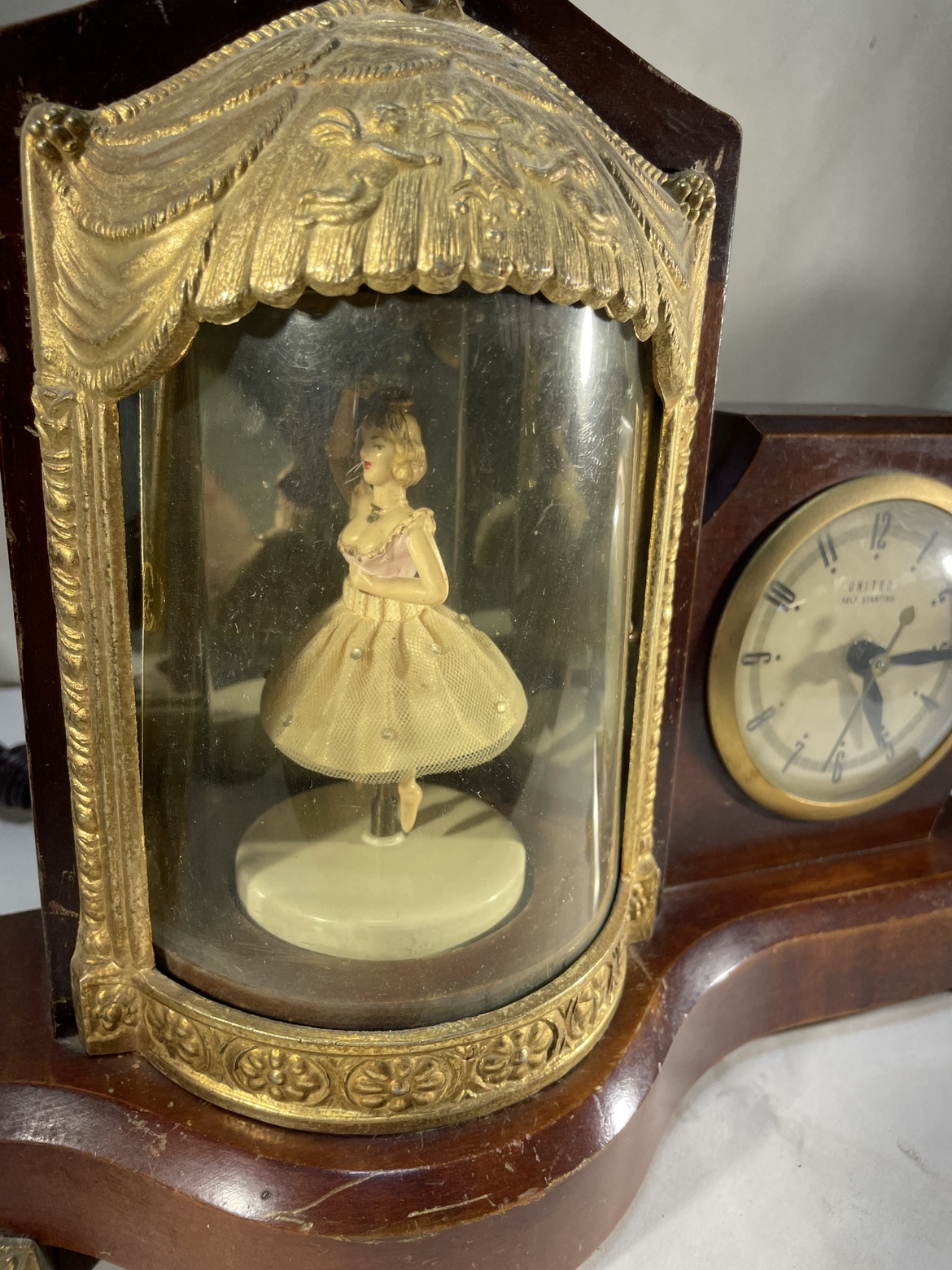 Vintage United musical, dancing figure clock - photo 2