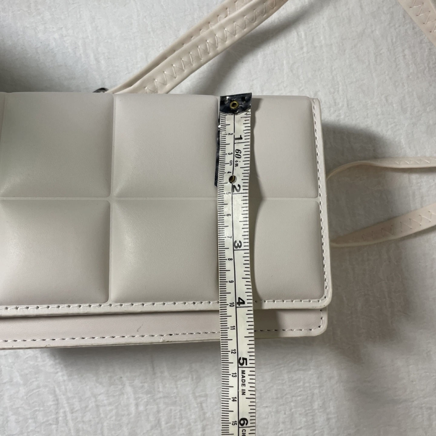 NEW white crossbody bag image indicator(9)