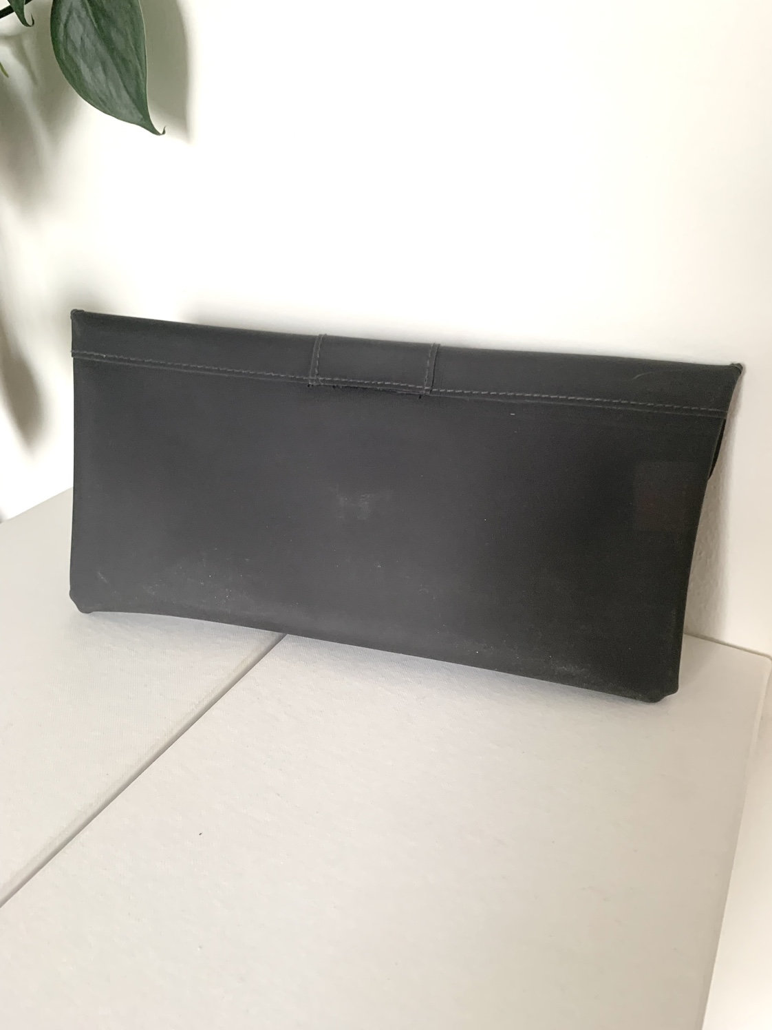 Y2K clutch purse handbag grey gray image indicator(2)