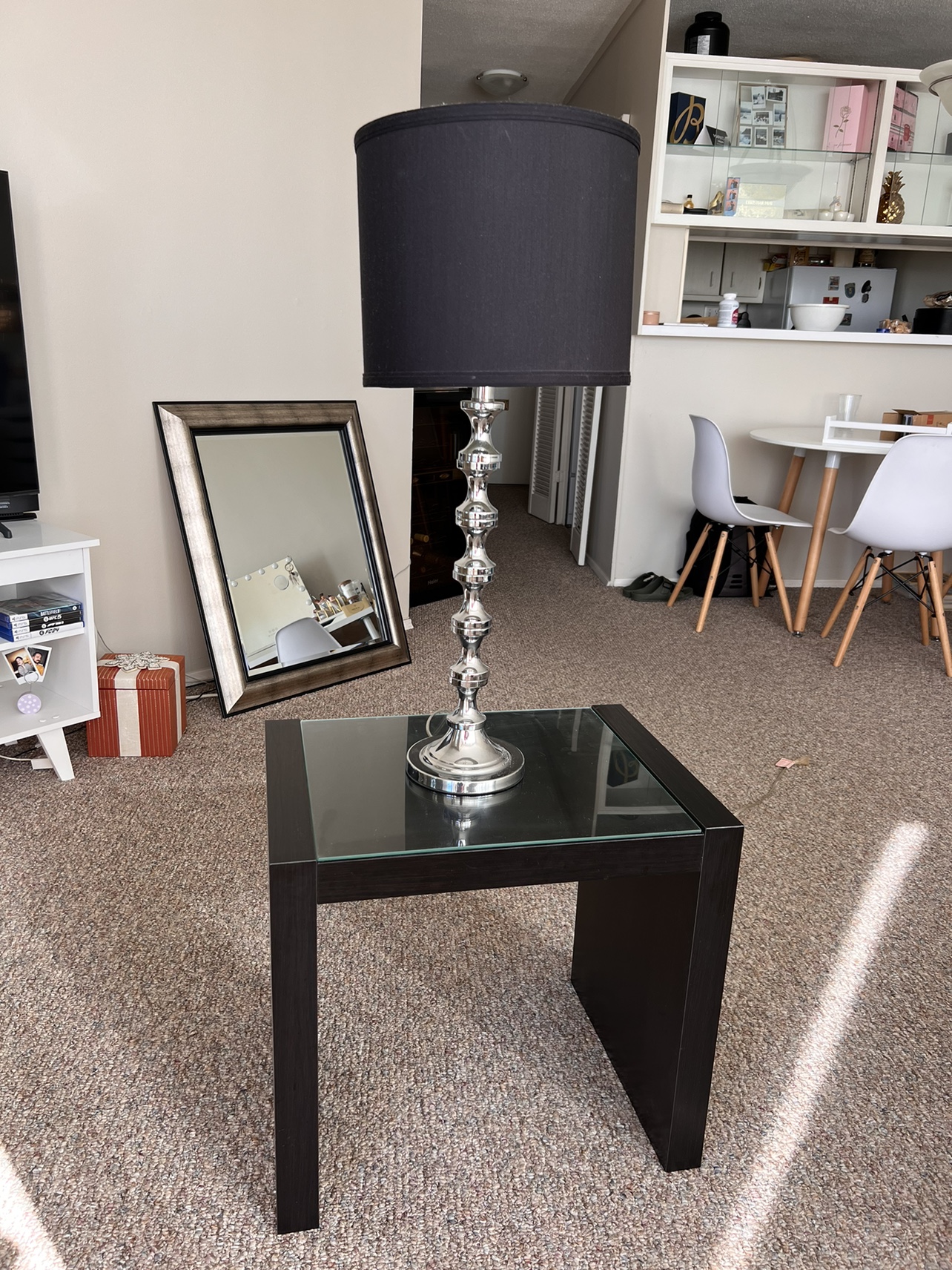 Night stand & lamp