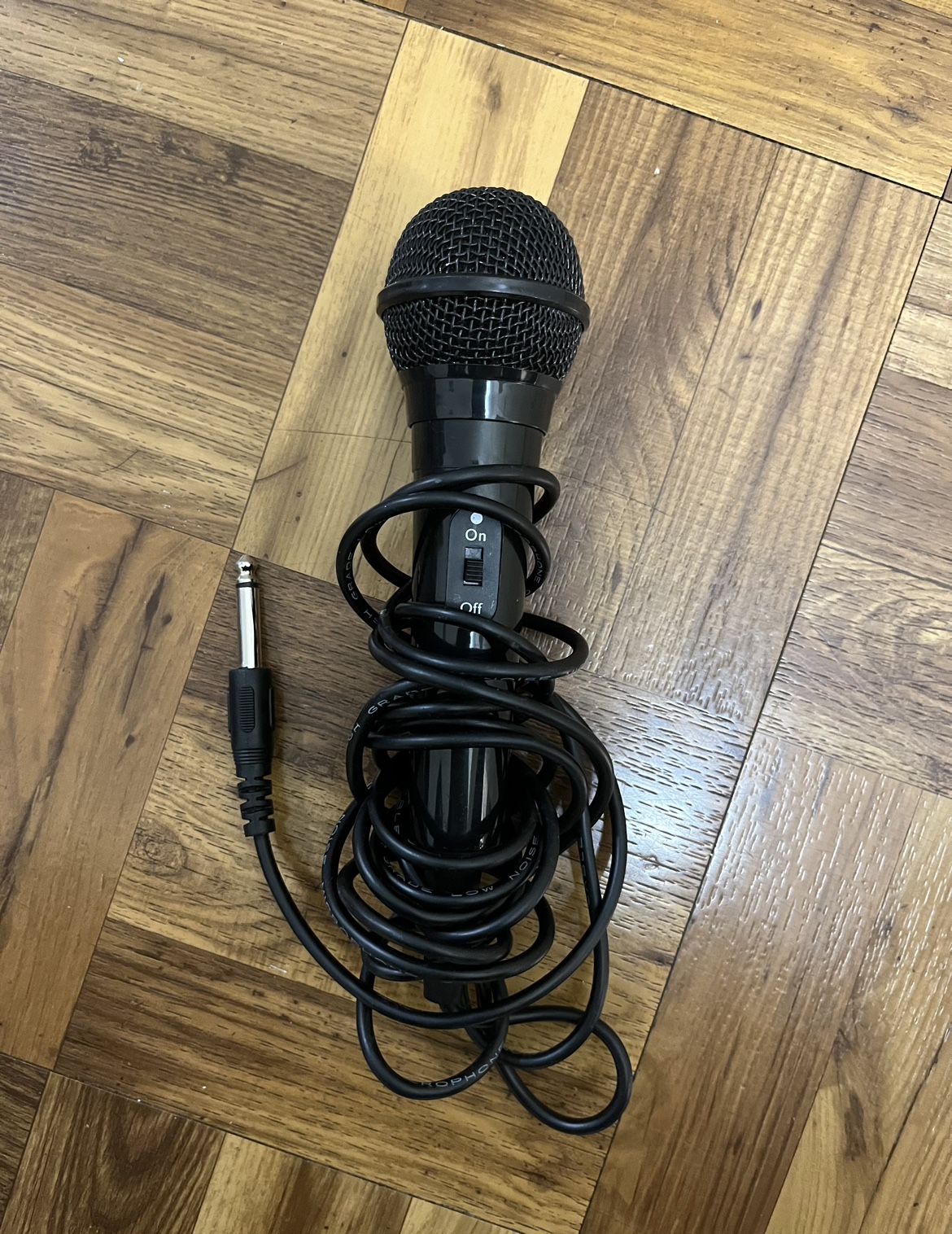 Wired Microphone thumbnail