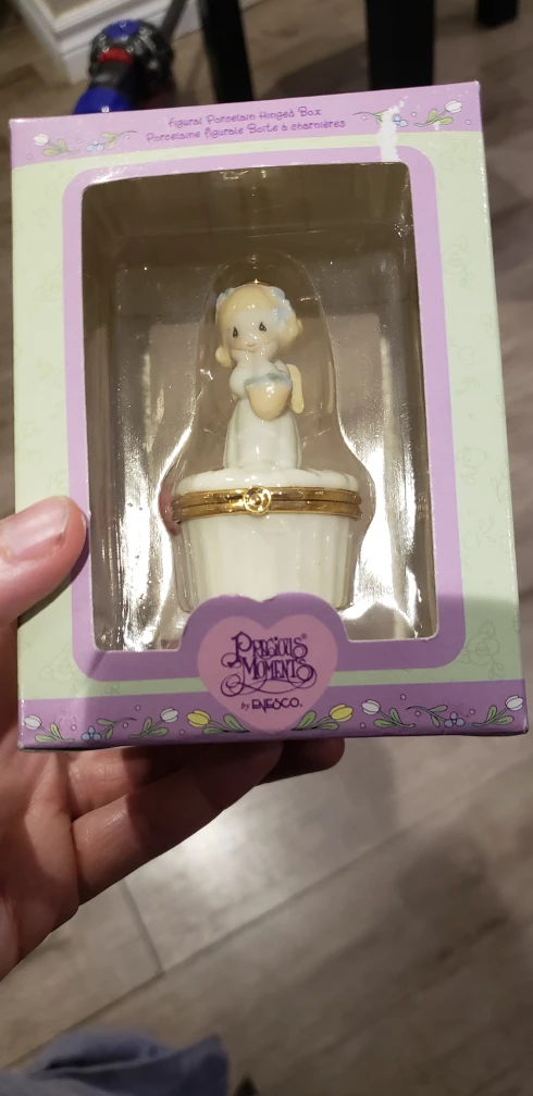 $15 precious moments hinged box 2000