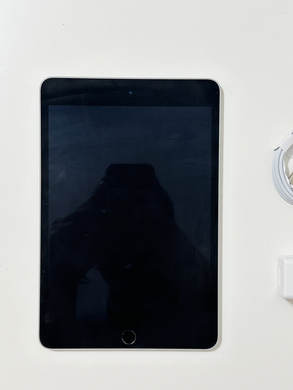 iPad mini 4th gen like brand new - photo 4