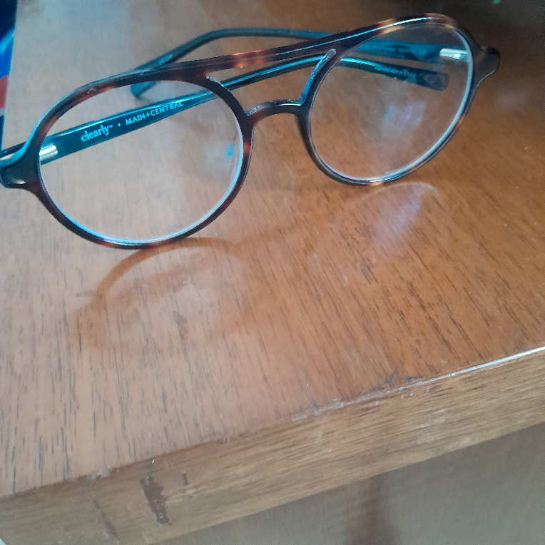 Shiny Havana glasses image indicator(2)