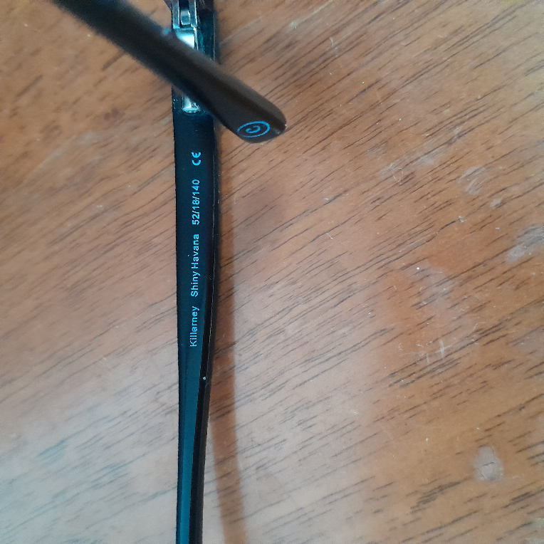 Shiny Havana glasses image indicator(3)