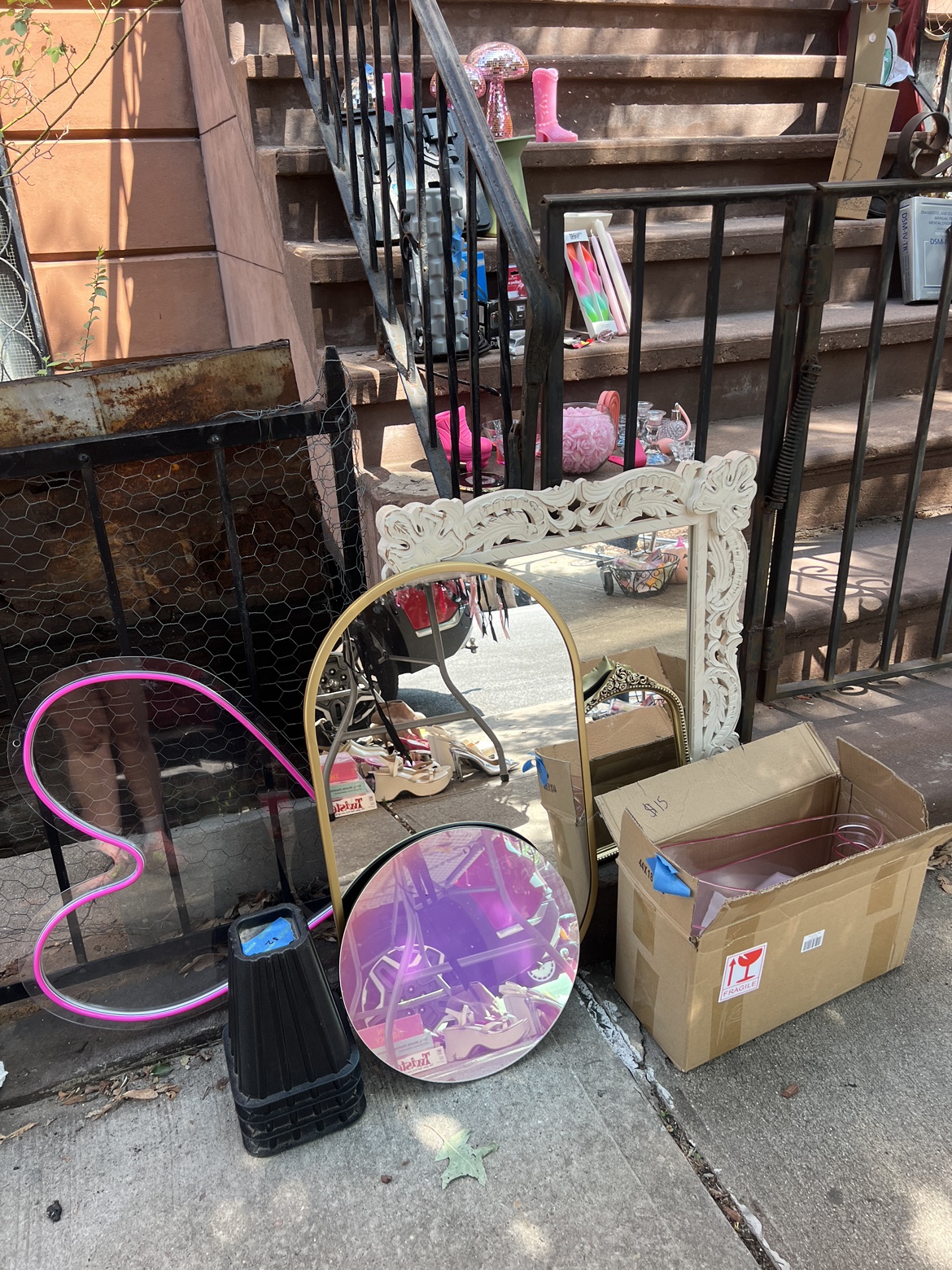 STOOP SALE TODAY - photo 4