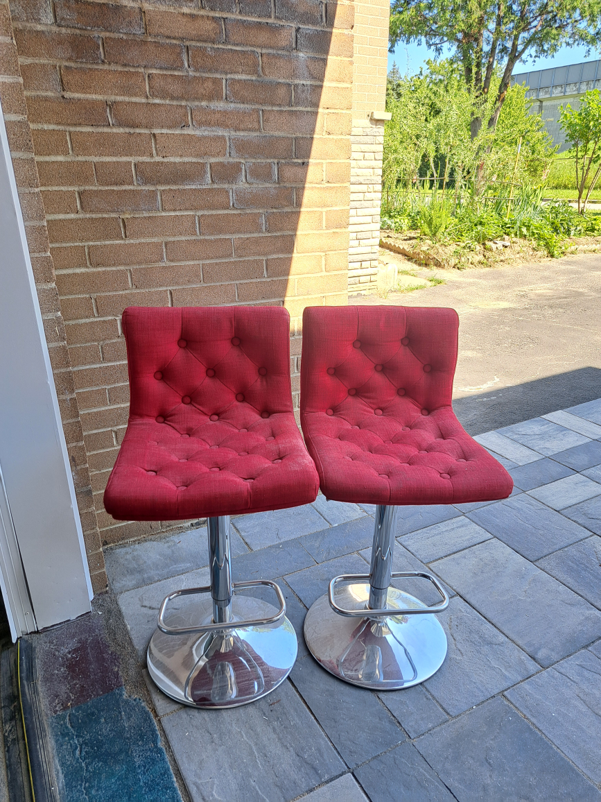 FREE BAR CHAIRS -