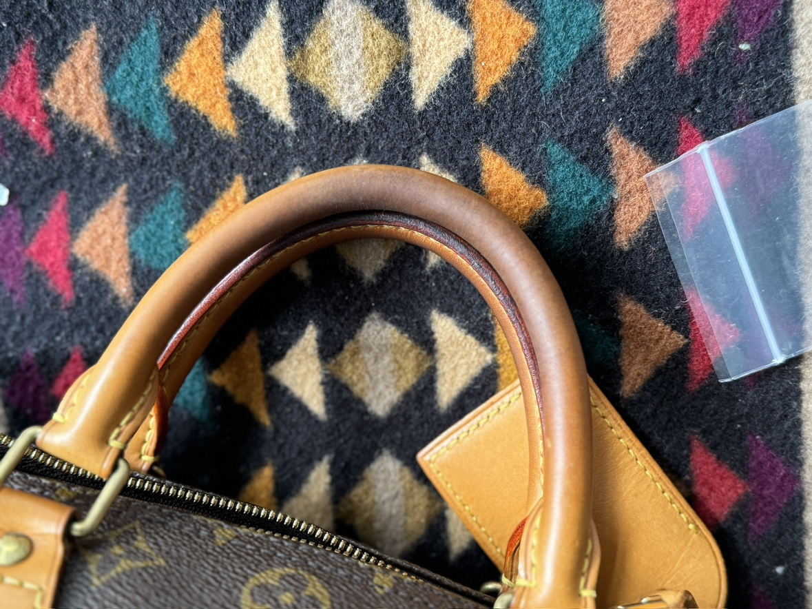 Louis Vuitton SPEEDY 30 BANDOULIERE image indicator(8)