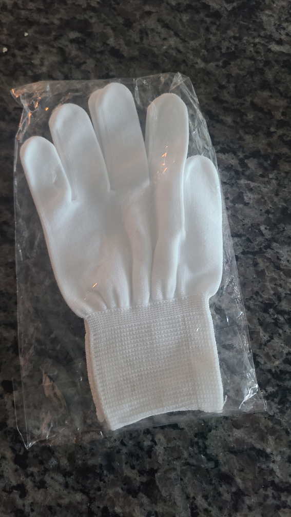White Knit Gloves thumbnail