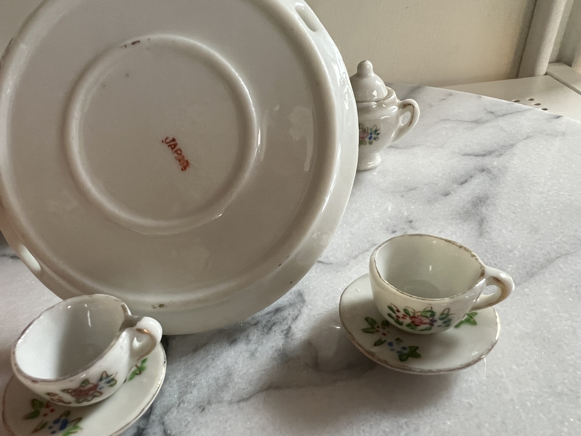 Vintage Miniature Tea Set Japan porcelain image indicator(5)
