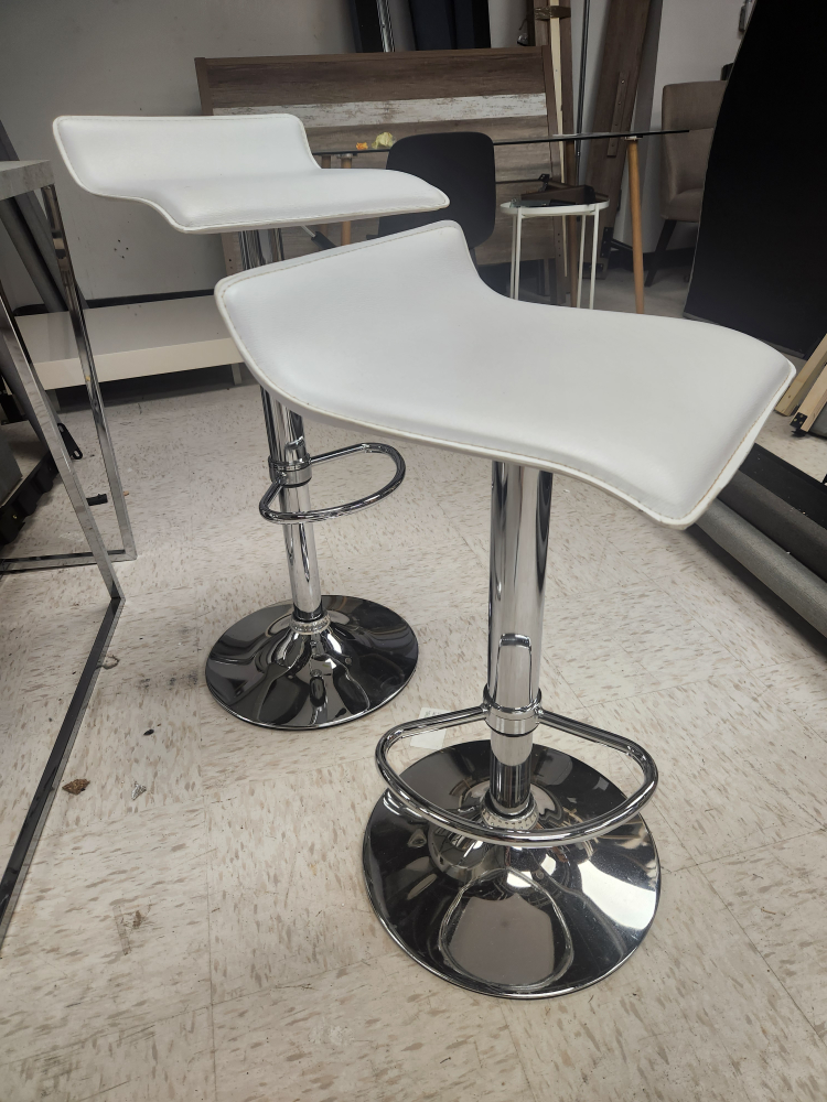 2 adjustable height bar stools