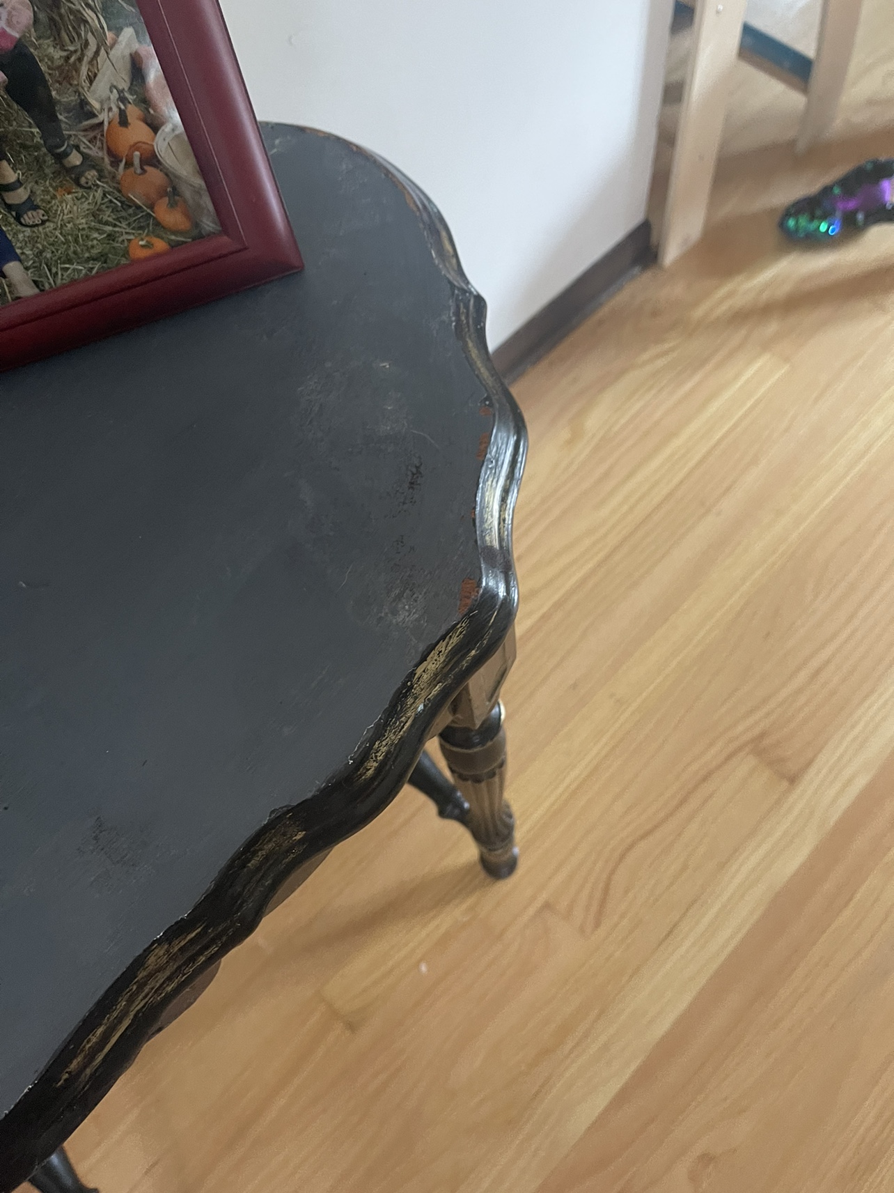 Black side table please check more pictures Description - photo 4