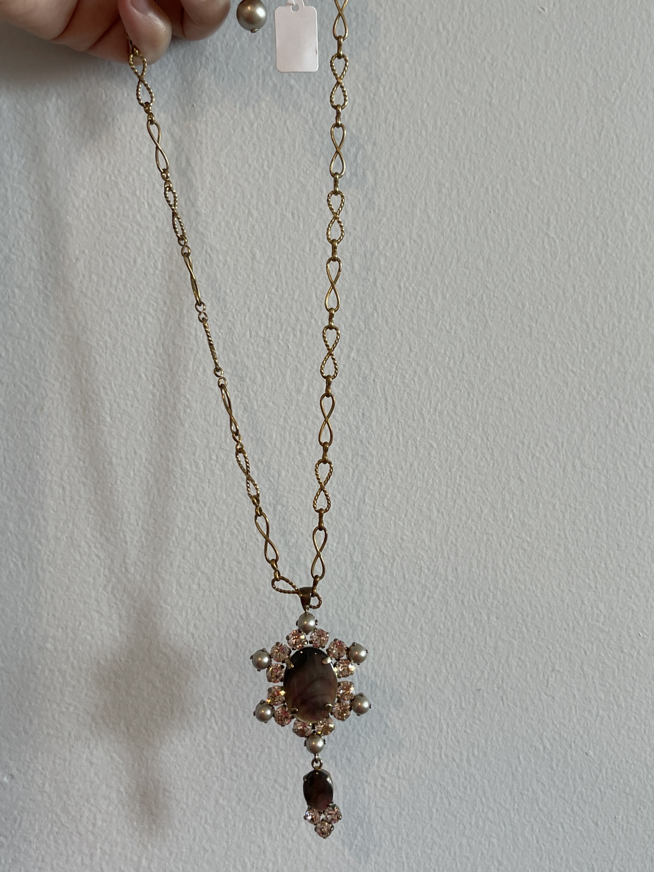 Mother of Pearl Necklace with Rhinestone image indicator(2)