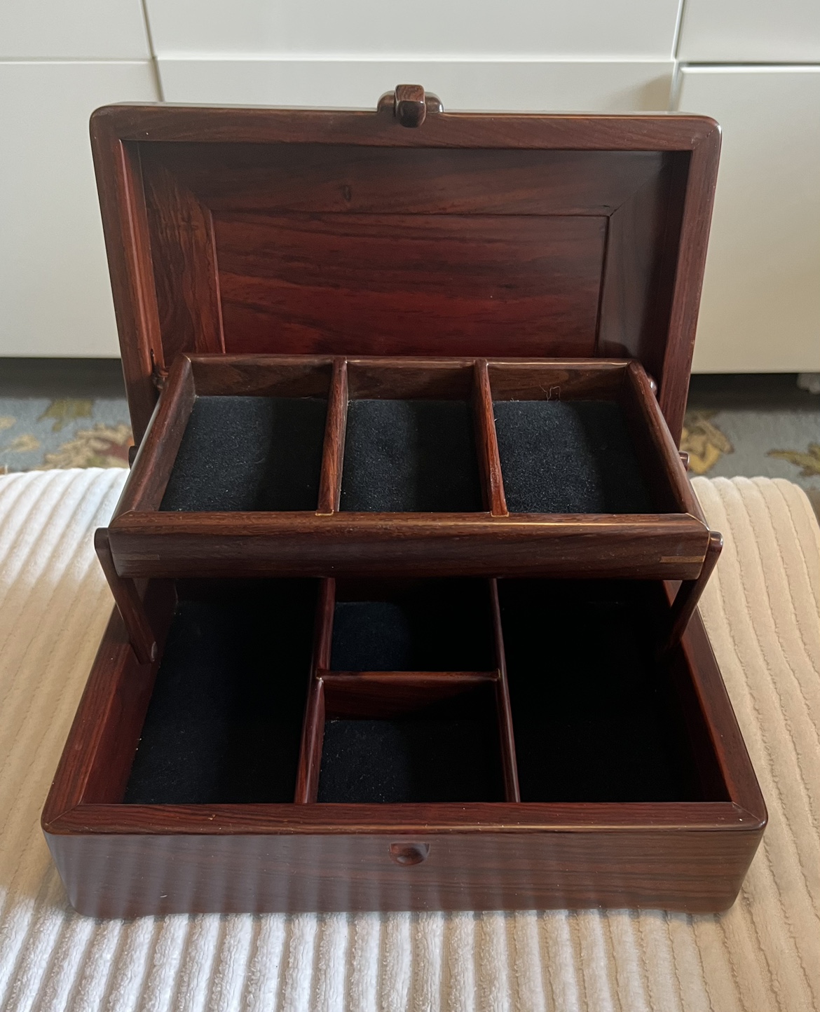 💍 Beautifully Crafted Wooden Jewelry Box thumbnail