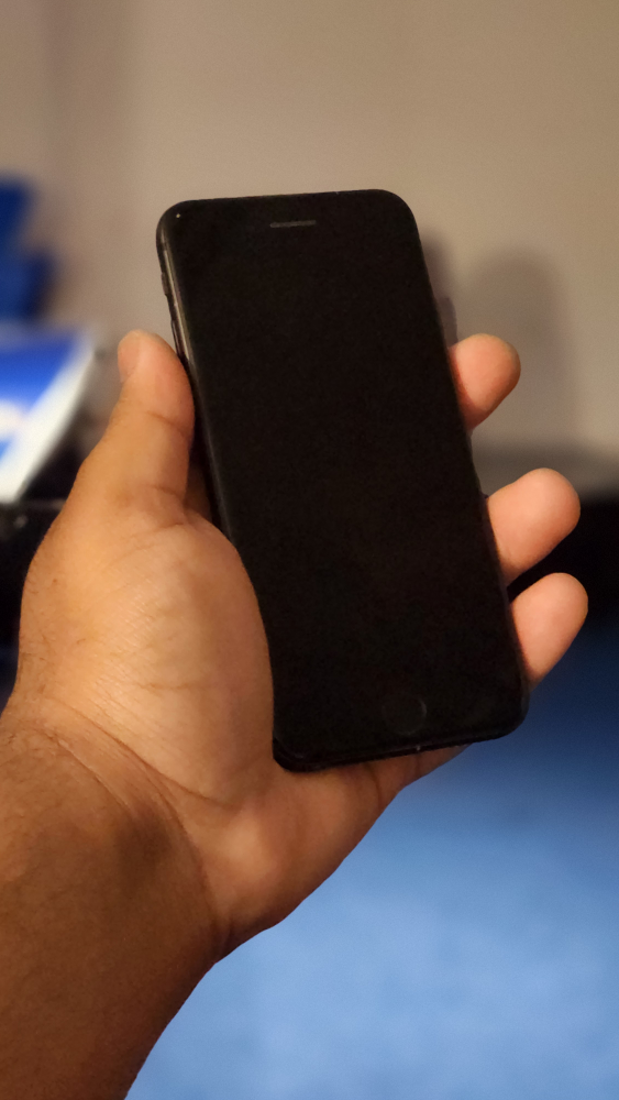 iPhone 8 64gb Unlocked image indicator(2)