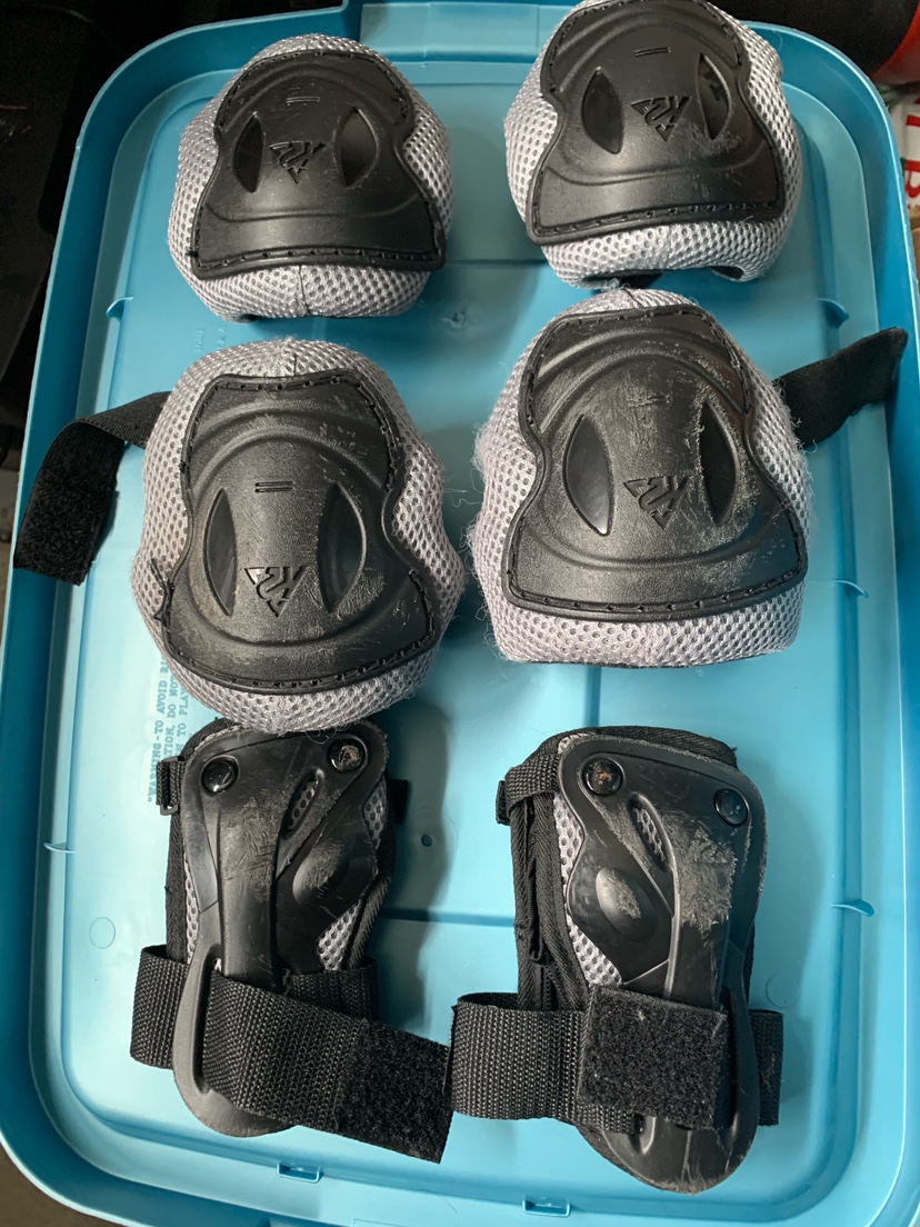 2 sets of wrist, knee, and elbow pads - photo 2